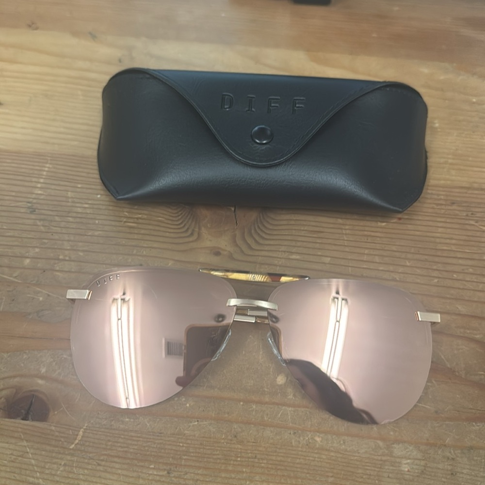 DIFF EYEWEAR- TAHOE IN ROSE GOLD